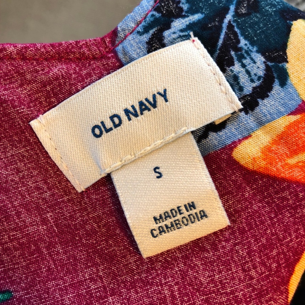 Old Navy Floral Tank Top - Picture 4 of 4